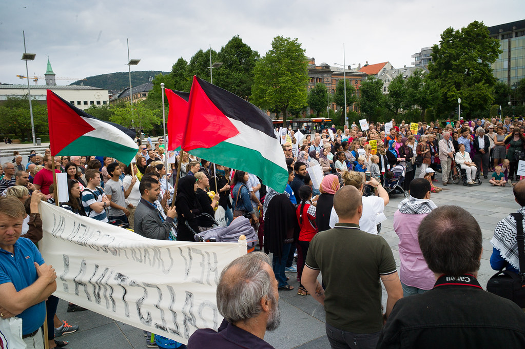 14681348169_837508bb50_b